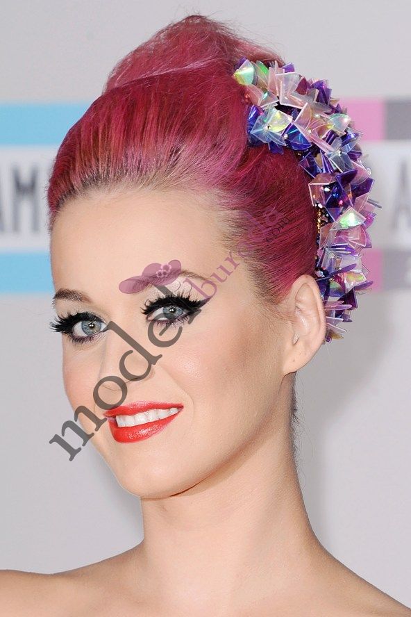 Aksesuarlı Saç Modelleri (33)