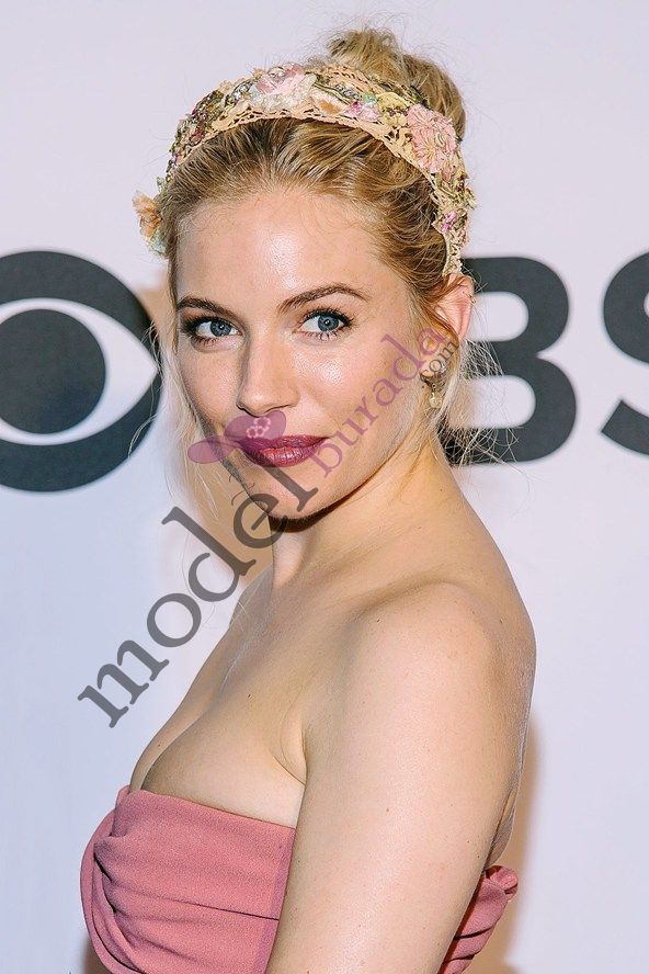 Aksesuarlı Saç Modelleri (8)